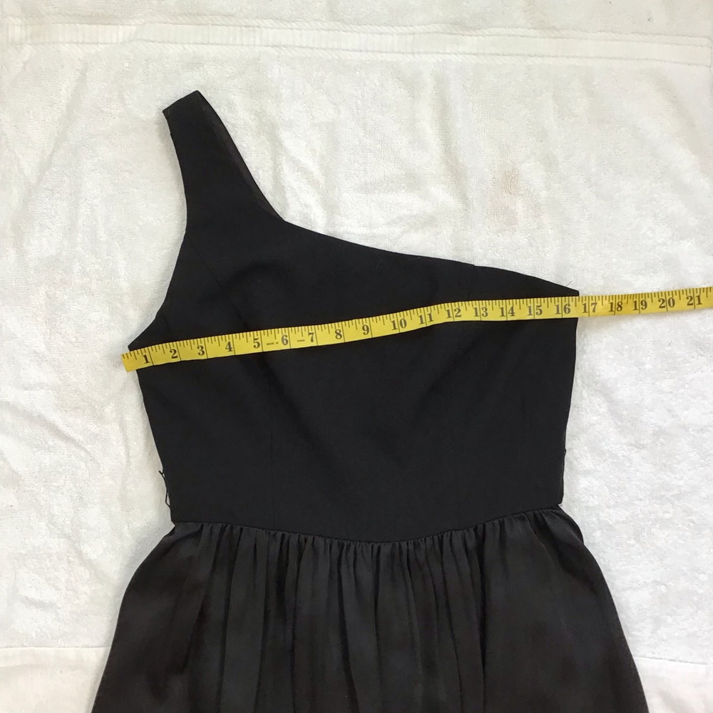 White Vera Wang Women’s Elegant Sofiscicate Black One Shoulder Maxi Dress Size 8 - Picture 12 of 15